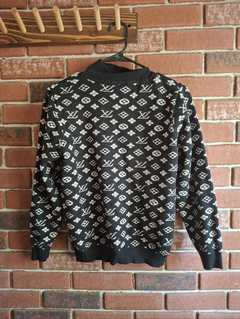 Black & white monogram Sweater